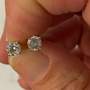 1 ct basket cut diamond earrings